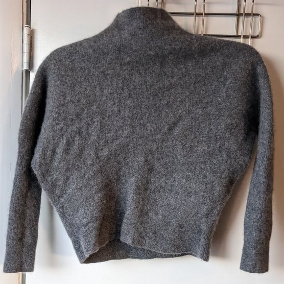 Saks Fifth Avenue Cashmere Gray mock neck Crop Top Sweater Size Small - Picture 5 of 12
